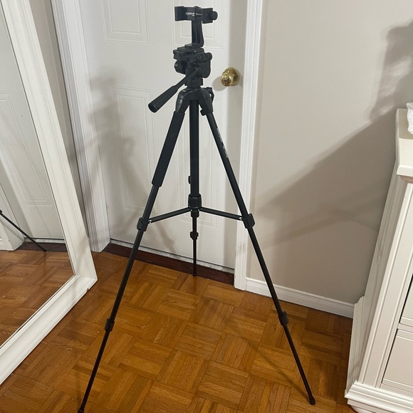 Tripod - Picture 4 of 5